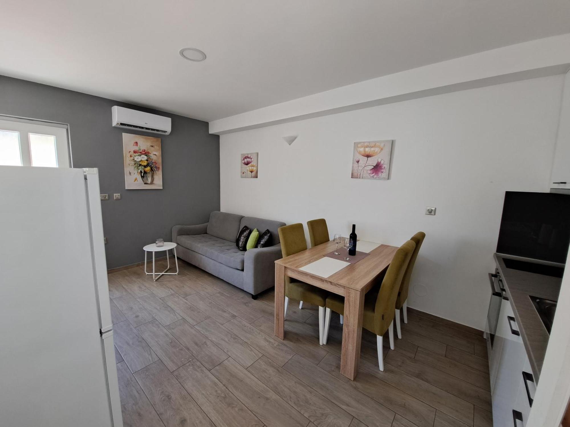 Apartments Sisevic - Comfort Apartments With Balconies And Sea View Slano Room photo